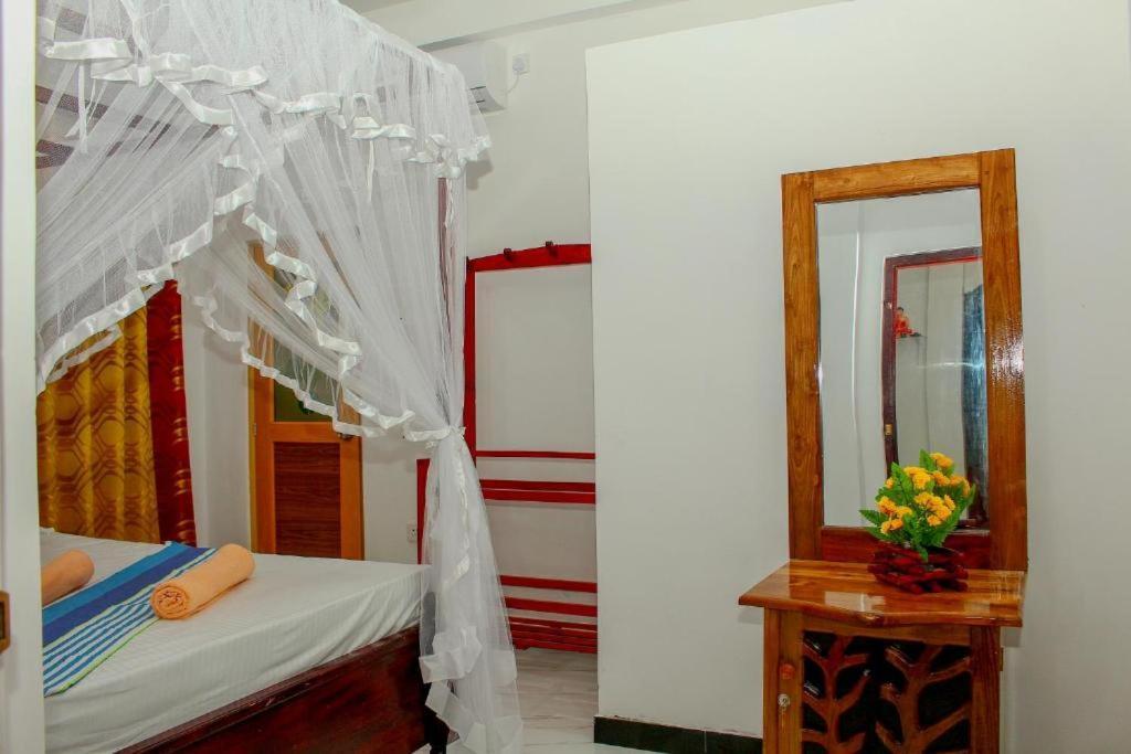 Mirissa Breeze Hotel Exterior photo